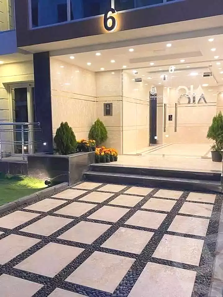 https://aqarmap.com.eg/en/listing/7110227-for-sale-cairo-new-administrative-capital-r7-oia