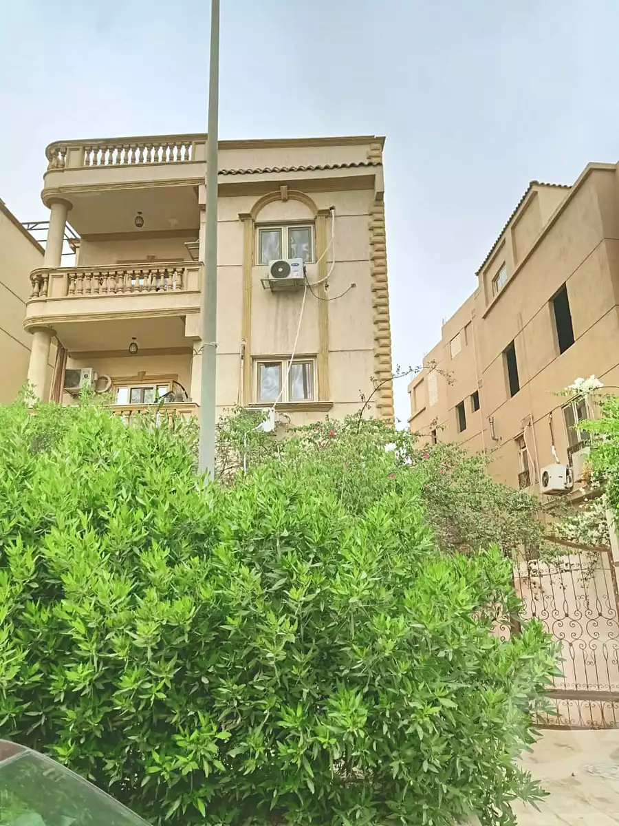 https://aqarmap.com.eg/ar/listing/7110407-for-rent-cairo-new-cairo-el-banafsg-el-banafsag-7-abdullah-mosalamy-st
