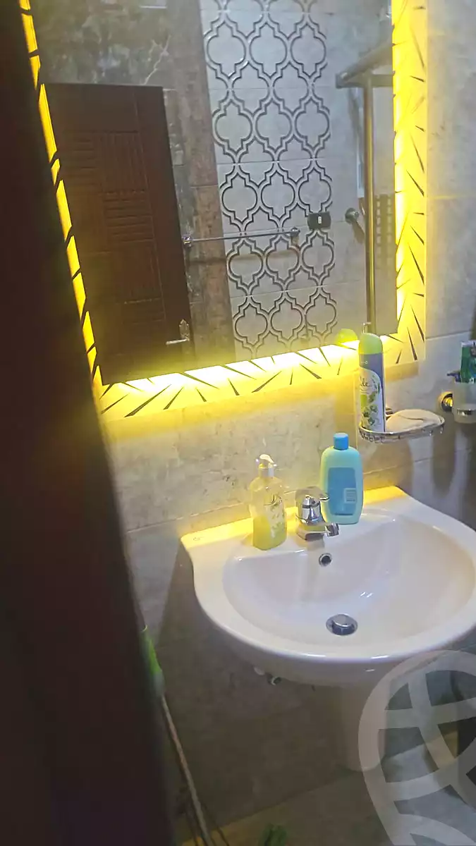 https://aqarmap.com.eg/en/listing/7110421-for-sale-cairo-new-cairo-sharq-el-akadamiya-mohammad-othman-st