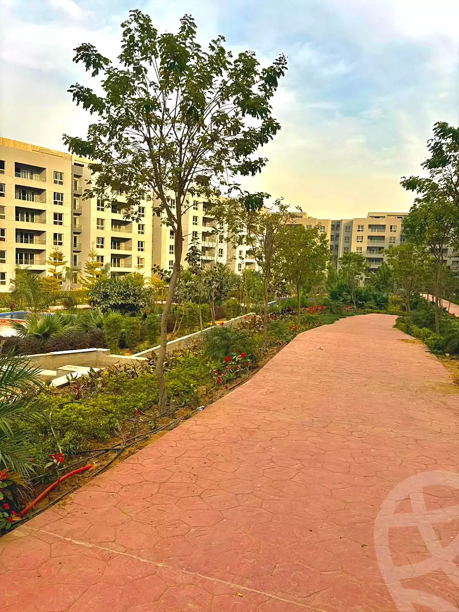 https://aqarmap.com.eg/ar/listing/7110489-for-sale-cairo-new-cairo-lmstqbl-syty-compounds-zyzyny-lmstqbl-rdk-llttwyr