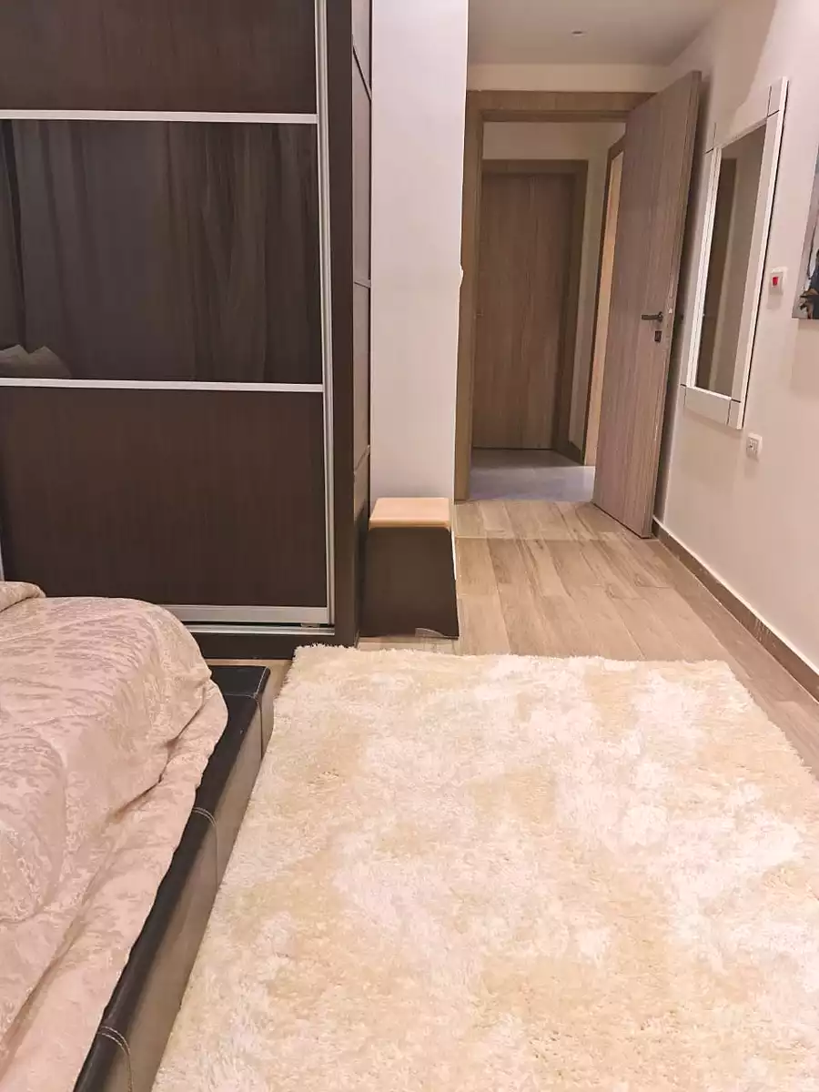 https://aqarmap.com.eg/ar/listing/7111788-for-rent-cairo-new-cairo-compounds-lake-view