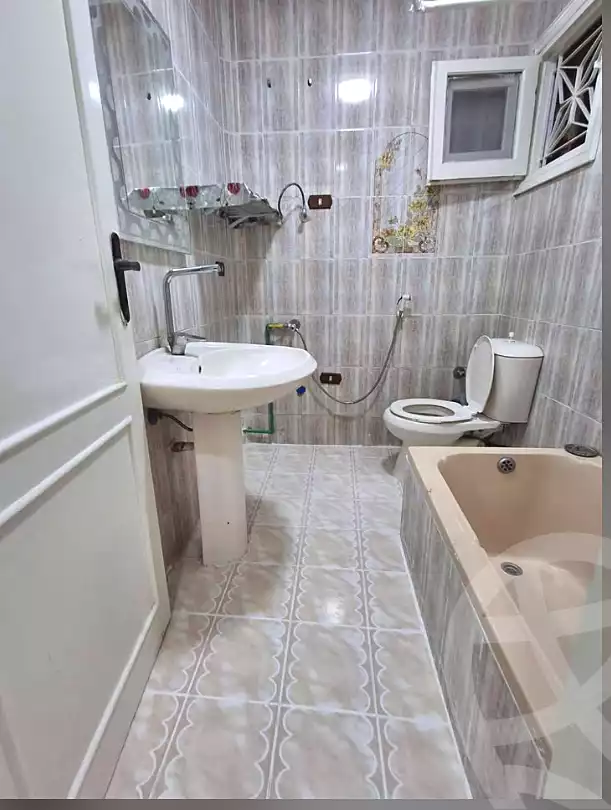 https://aqarmap.com.eg/ar/listing/7111834-for-sale-alexandria-al-agamy-shataa-el-nakheel