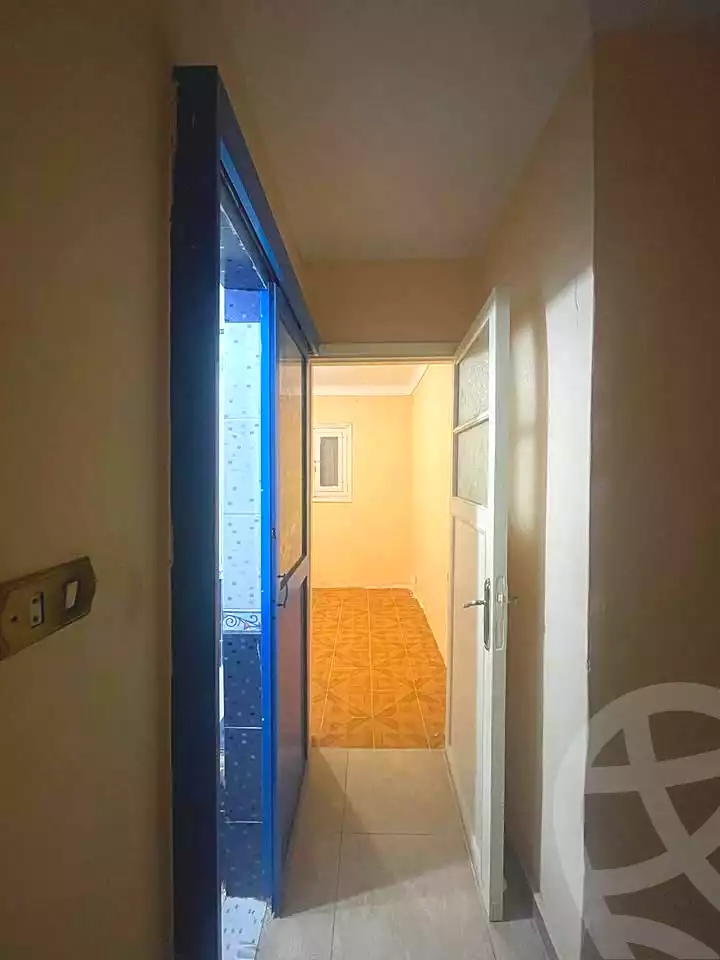 https://aqarmap.com.eg/ar/listing/7112160-for-rent-alexandria-ganaklis-shr-mrtdy-bsh