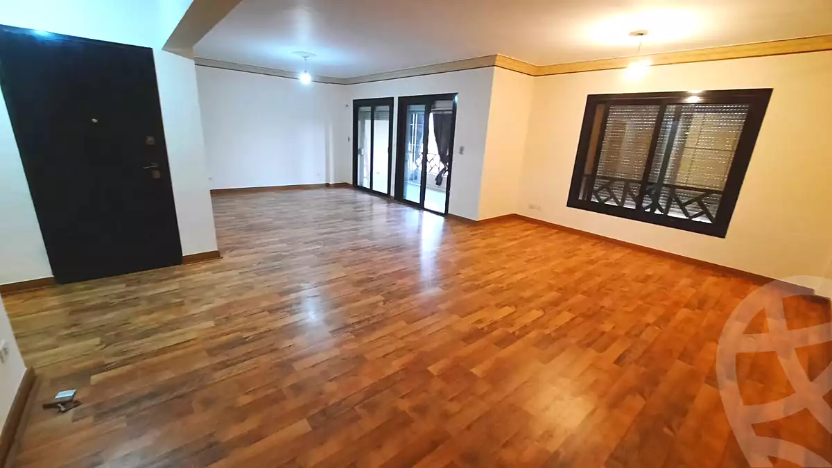 https://aqarmap.com.eg/ar/listing/7112605-for-sale-cairo-new-cairo-lrhb-city-phase-5-talaat-mostafa-st