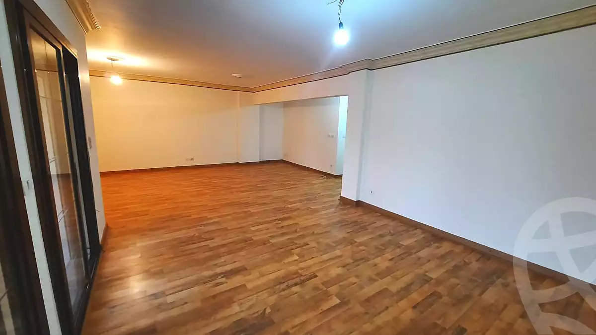 https://aqarmap.com.eg/ar/listing/7112605-for-sale-cairo-new-cairo-lrhb-city-phase-5-talaat-mostafa-st