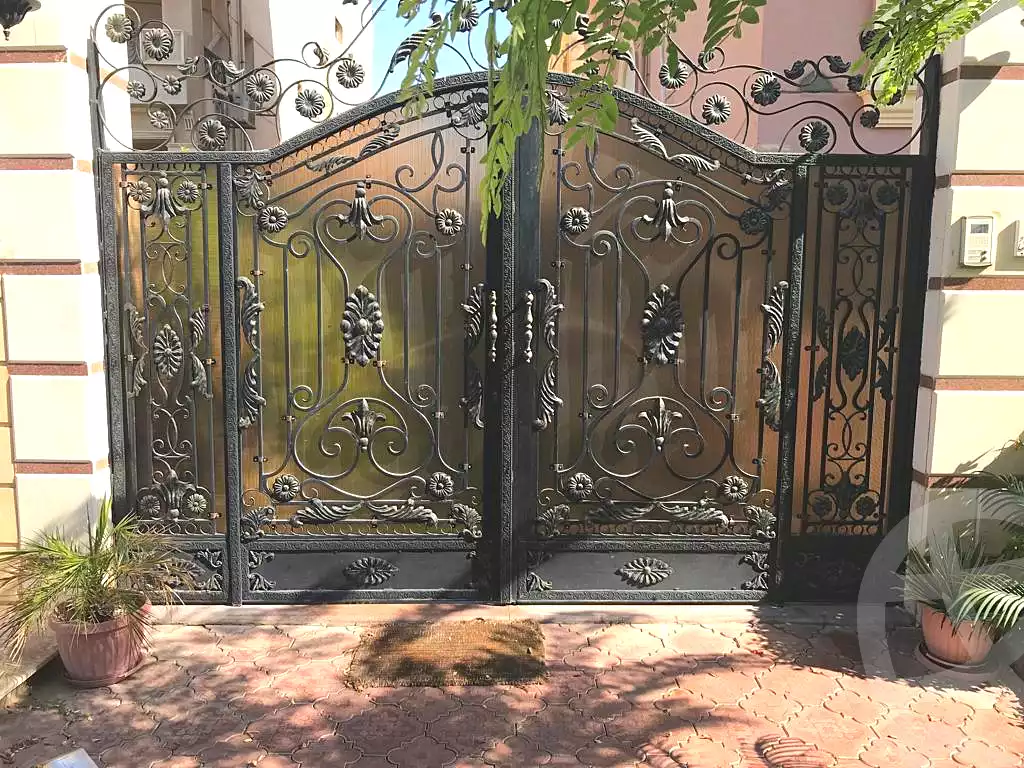 https://aqarmap.com.eg/ar/listing/7115657-for-sale-cairo-new-cairo-ganob-el-akadamiya-south-academy-h-amr-ibn-el-ass-st