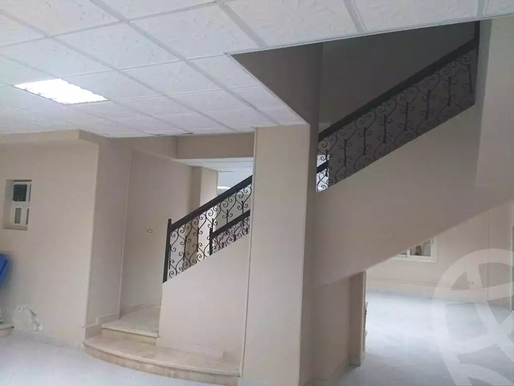 https://aqarmap.com.eg/ar/listing/7115835-for-sale-cairo-new-cairo-ganob-el-akadamiya-south-academy-d-khaled-ibn-el-waleed-st