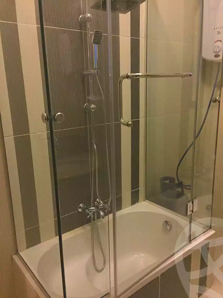 https://aqarmap.com.eg/ar/listing/7115835-for-sale-cairo-new-cairo-ganob-el-akadamiya-south-academy-d-khaled-ibn-el-waleed-st