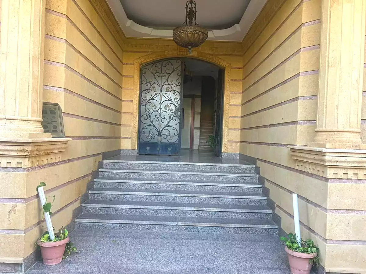 https://aqarmap.com.eg/ar/listing/7115878-for-sale-cairo-new-cairo-ganob-el-akadamiya-south-academy-b-taha-hussein-st