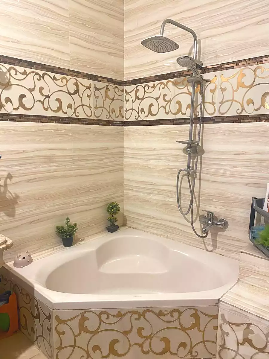 https://aqarmap.com.eg/ar/listing/7115883-for-sale-cairo-new-cairo-ganob-el-akadamiya-south-academy-h-amr-ibn-el-ass-st