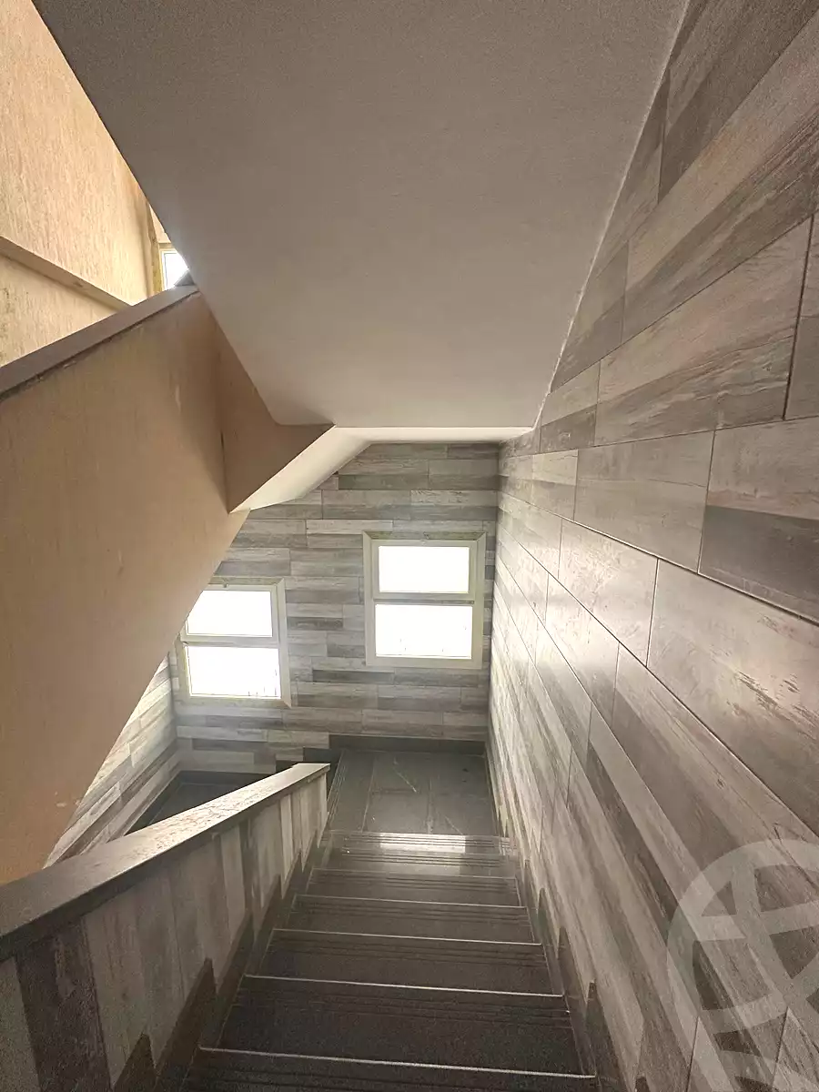 https://aqarmap.com.eg/ar/listing/7115895-for-sale-cairo-new-cairo-ganob-el-akadamiya-south-academy-d-khaled-ibn-el-waleed-st