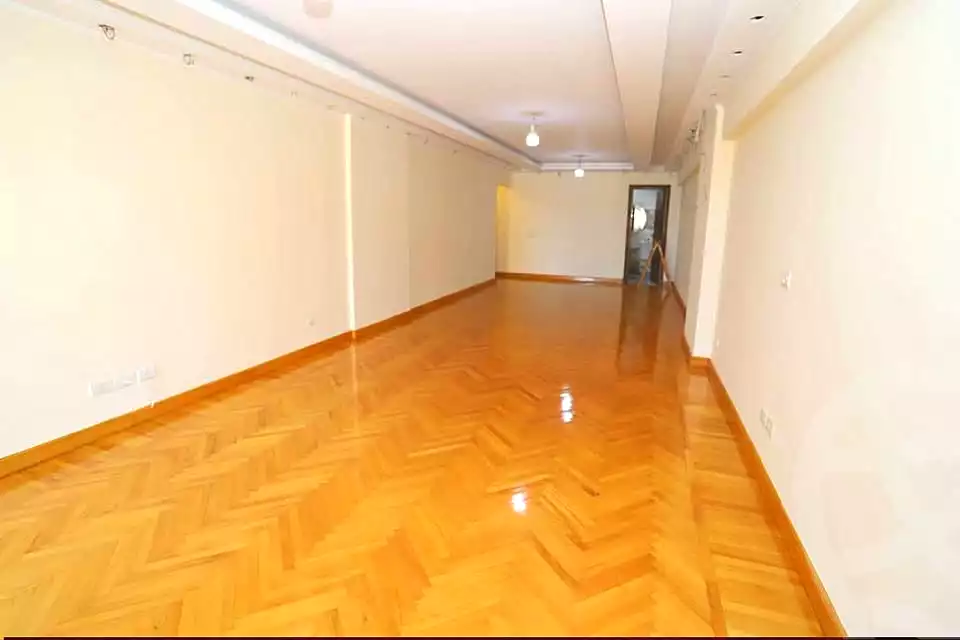 https://aqarmap.com.eg/ar/listing/7116292-for-sale-alexandria-l-zryt-champollion-st