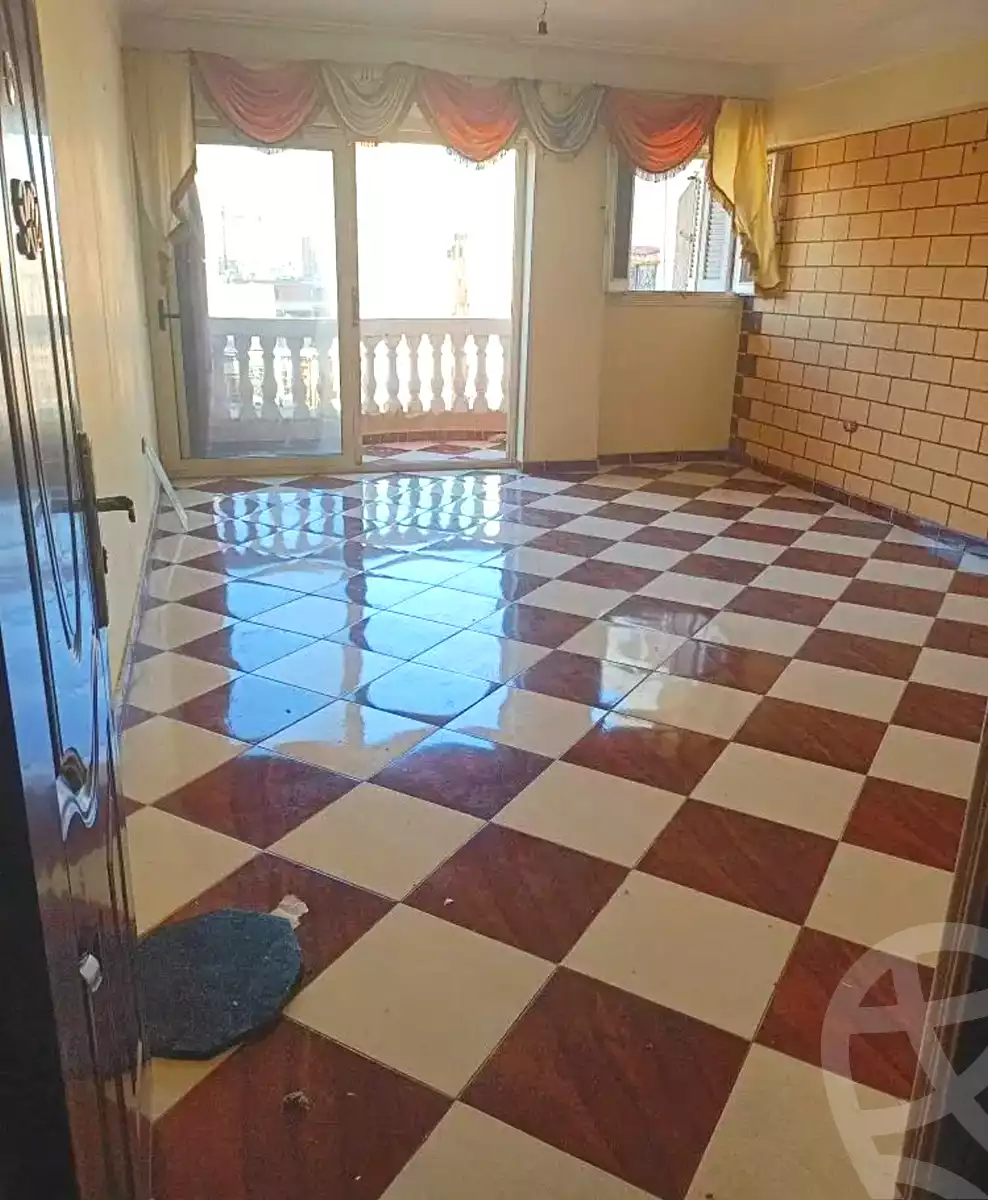 https://aqarmap.com.eg/en/listing/7116401-for-sale-alexandria-moharram-bey-erfan-st