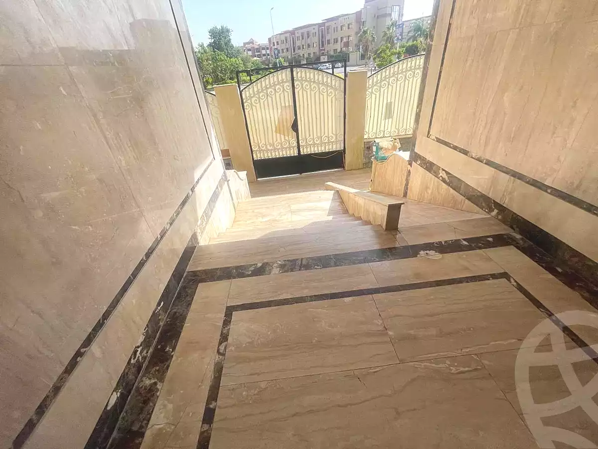https://aqarmap.com.eg/ar/listing/7117072-for-sale-cairo-new-cairo-first-settlement-mhwr-mstfy-kml