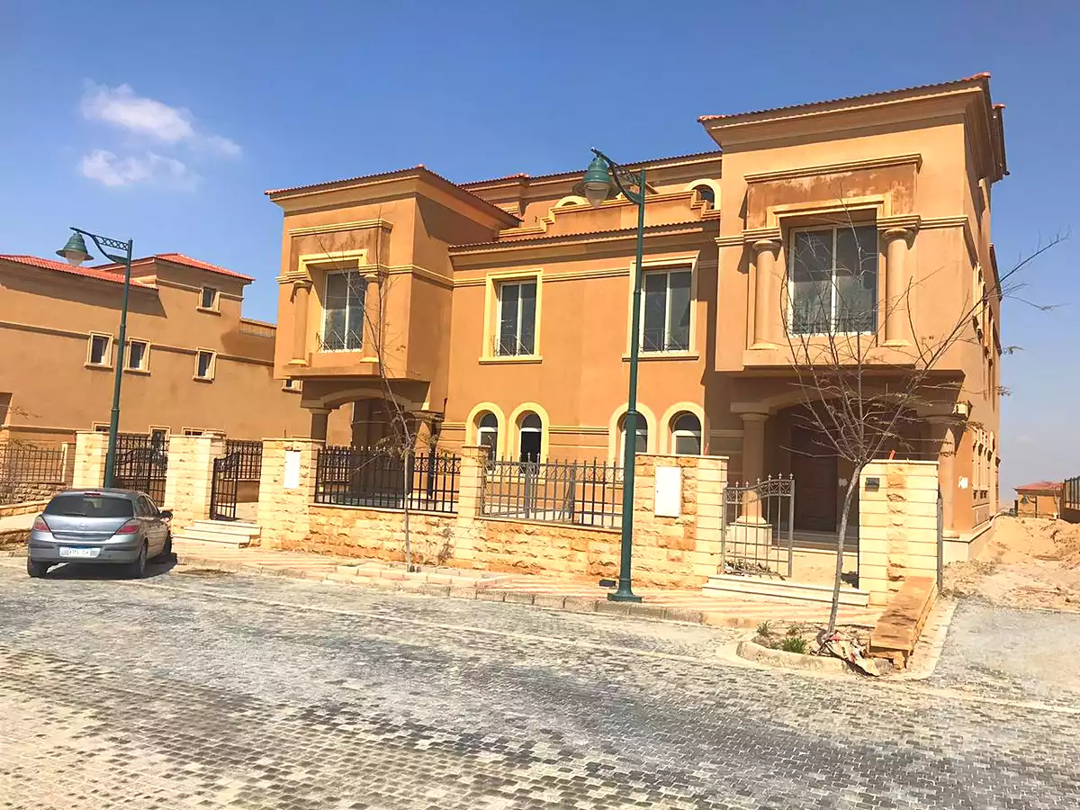 توين هاوس بـ٦ غرف نوم في رويال ميدوز الشيخ زايد، صورة ٥ من ٩
