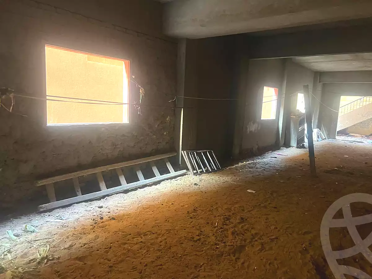 https://aqarmap.com.eg/ar/listing/7118368-for-sale-cairo-new-cairo-ganob-el-akadamiya-south-academy-b-taha-hussein-st