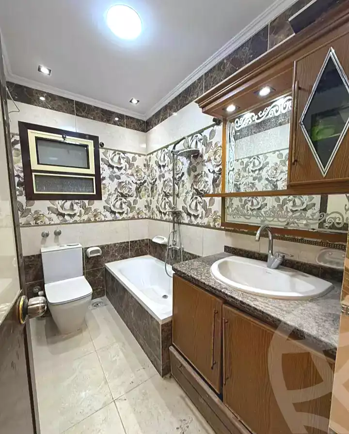 https://aqarmap.com.eg/ar/listing/7119665-for-sale-alexandria-al-agamy-lbytsh-el-reyad-st