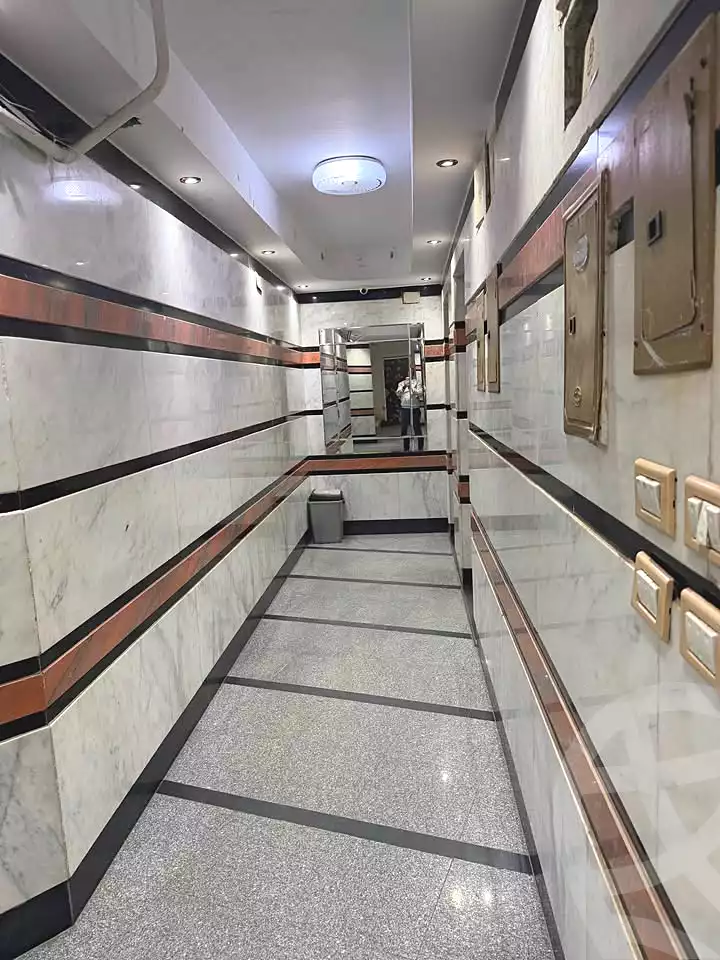 https://aqarmap.com.eg/ar/listing/7119691-for-sale-cairo-heliopolis-gesr-elsuez-ibn-sender-square