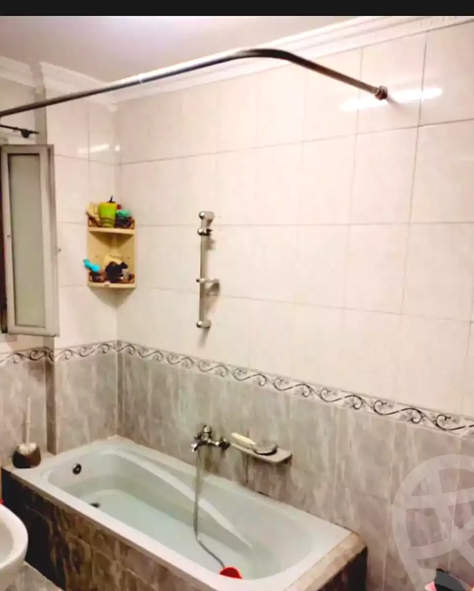 https://aqarmap.com.eg/ar/listing/7120826-for-sale-alexandria-al-agamy-el-hanouvel-el-kholafaa-el-rashdeen-st