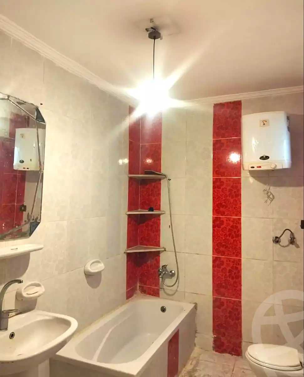 https://aqarmap.com.eg/en/listing/7121051-for-sale-alexandria-ganaklis