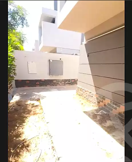 https://aqarmap.com.eg/en/listing/7122191-for-sale-cairo-el-sheikh-zayed-city-compounds-kmbwnd-fyldj-wyst-dr-llttwyr