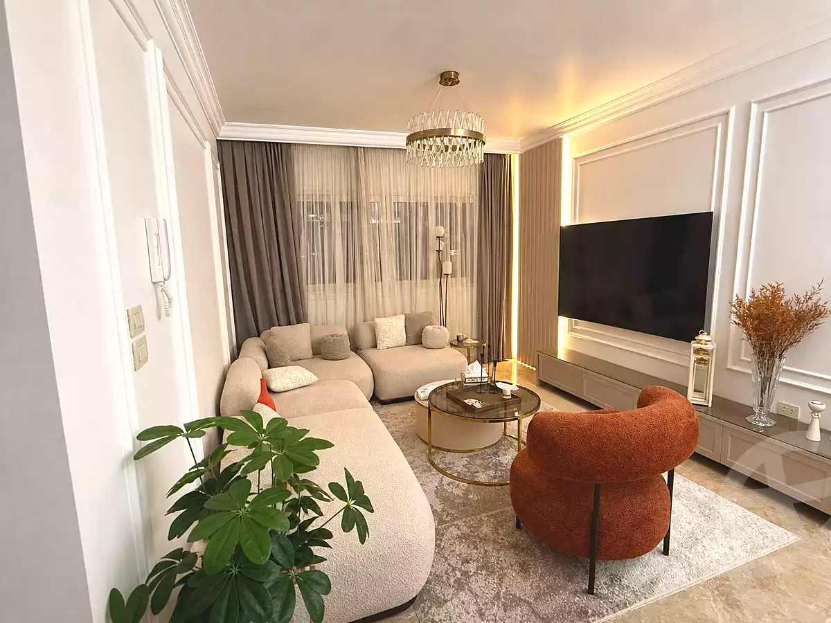 https://aqarmap.com.eg/ar/listing/7122265-for-sale-cairo-new-cairo-compounds-mountain-view-hyde-park