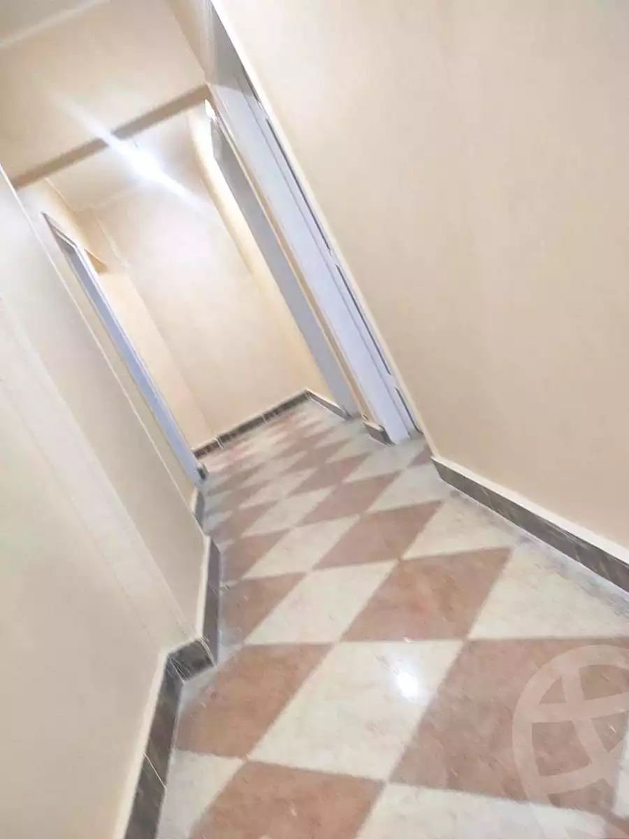 https://aqarmap.com.eg/en/listing/7122823-for-sale-cairo-helwan-helwan-el-sharkeya-latif-basha-st