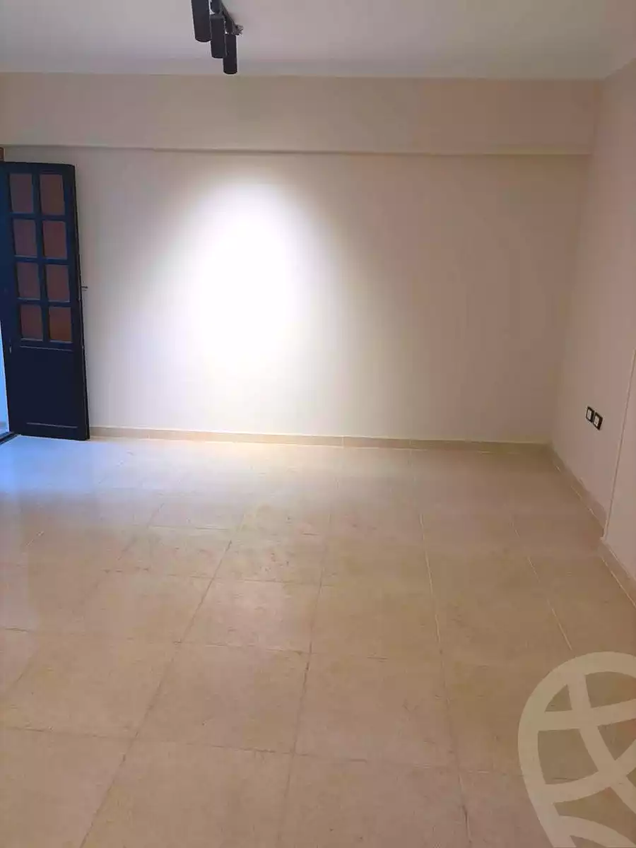 https://aqarmap.com.eg/en/listing/7122854-for-sale-cairo-helwan-helwan-el-sharkeya-mostafa-safwat-st