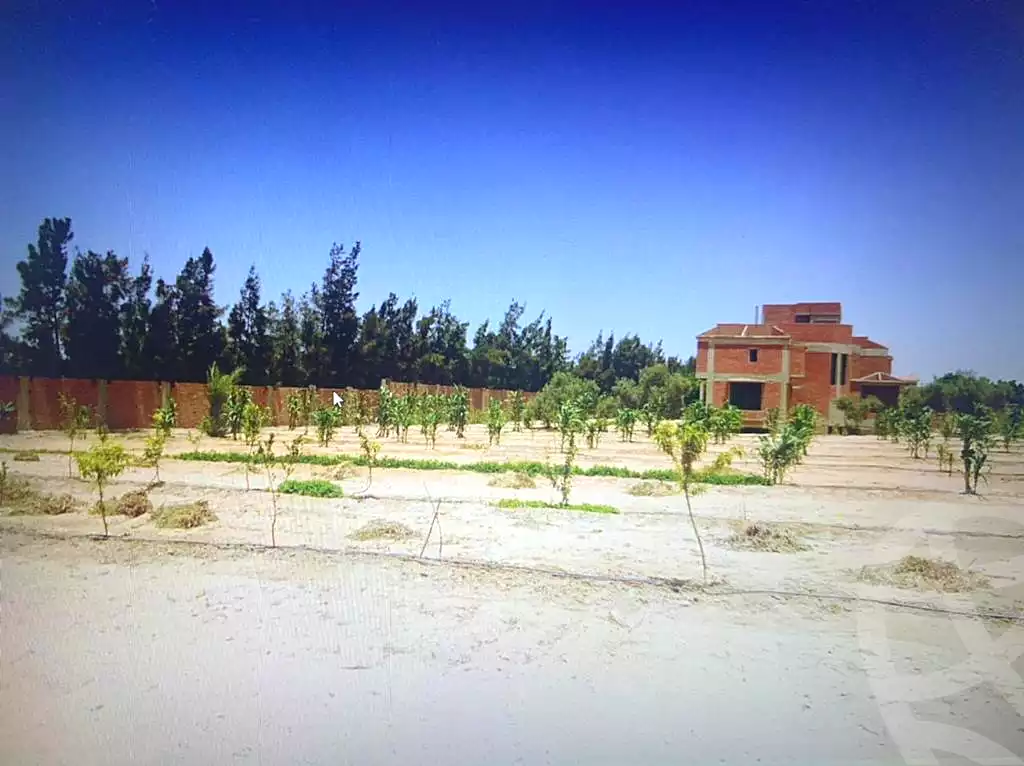 https://aqarmap.com.eg/en/listing/7122925-for-sale-cairo-el-sheikh-zayed-city-compounds-green-3