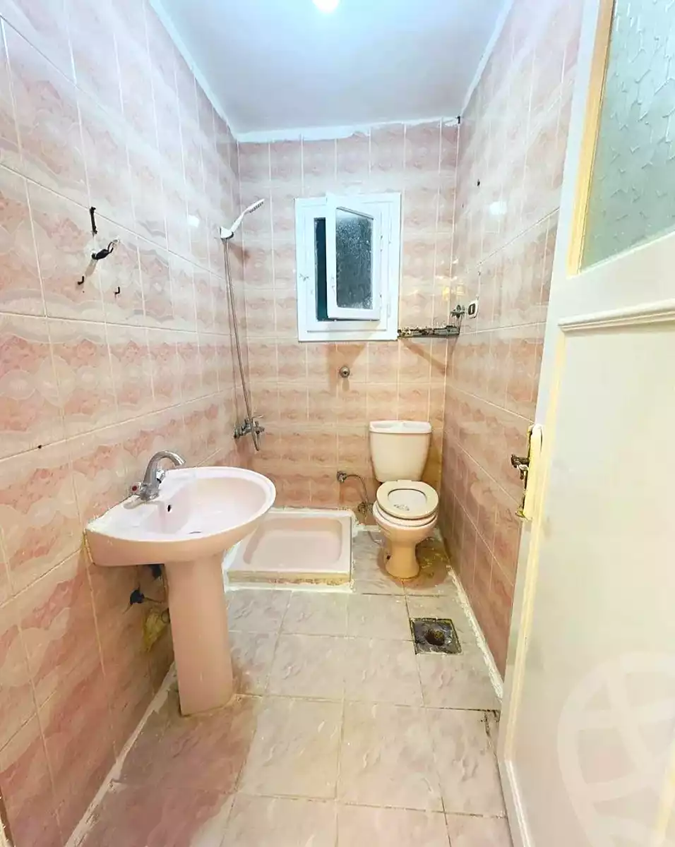 https://aqarmap.com.eg/en/listing/7125030-for-sale-alexandria-al-agamy-shataa-el-nakheel