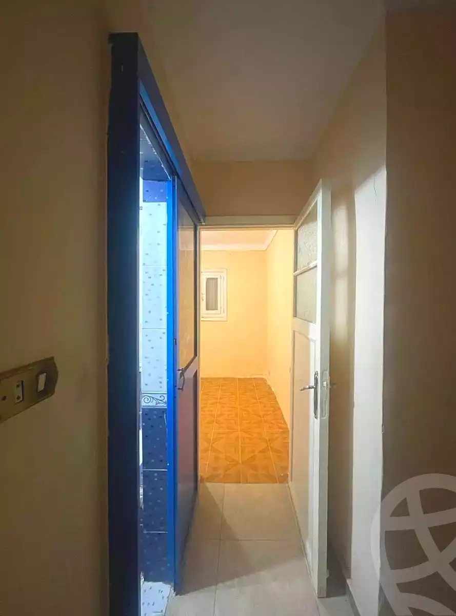 https://aqarmap.com.eg/en/listing/7125182-for-rent-alexandria-ganaklis-shr-mrtdy-bsh