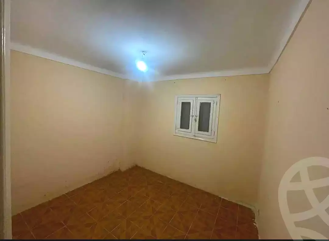 https://aqarmap.com.eg/en/listing/7125406-for-rent-alexandria-ganaklis-shr-mrtdy-bsh