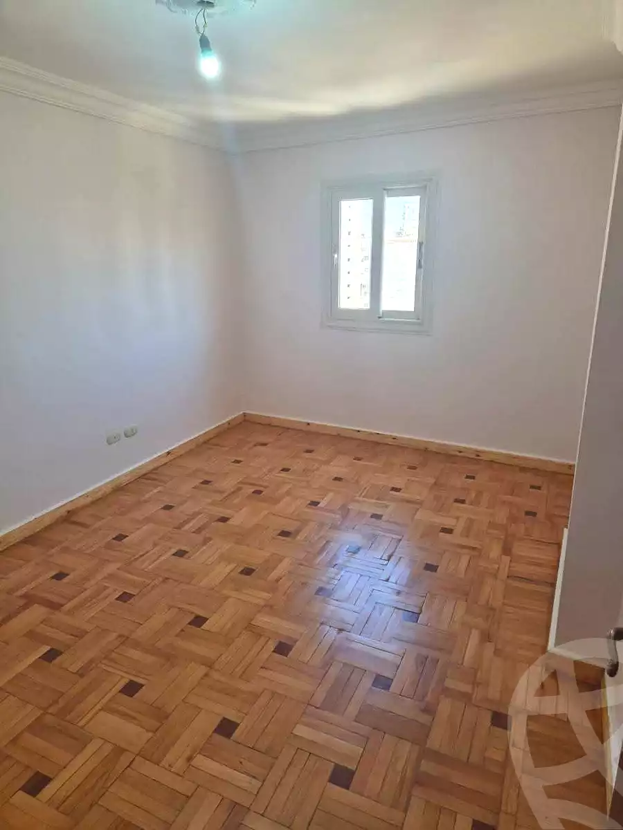 https://aqarmap.com.eg/ar/listing/7125925-for-rent-alexandria-ganaklis