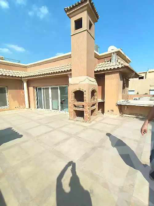 https://aqarmap.com.eg/ar/listing/7128257-for-sale-cairo-new-cairo-ganob-el-akadamiya-south-academy-a-zaid-ebn-haretha-st