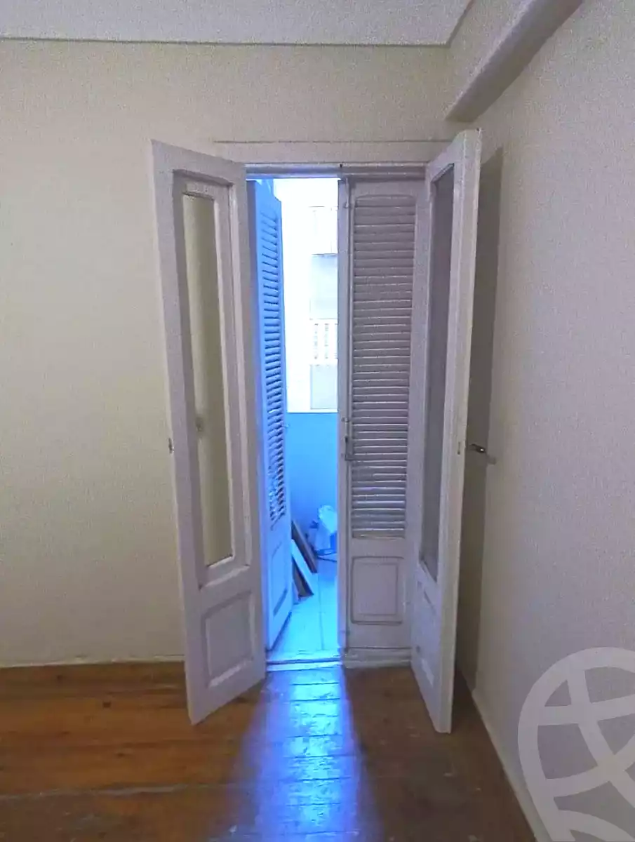 https://aqarmap.com.eg/ar/listing/7128440-for-sale-alexandria-ganaklis