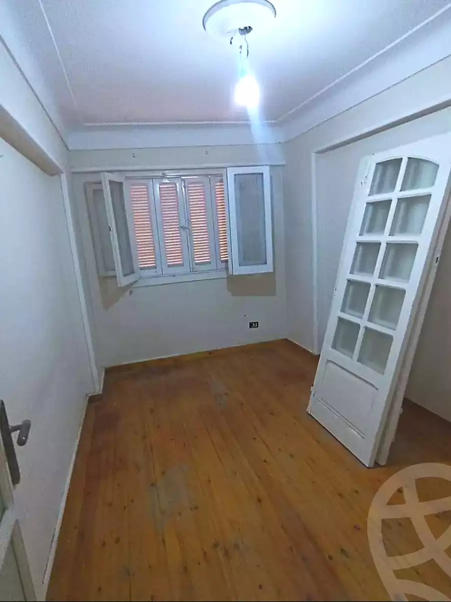 https://aqarmap.com.eg/ar/listing/7128440-for-sale-alexandria-ganaklis