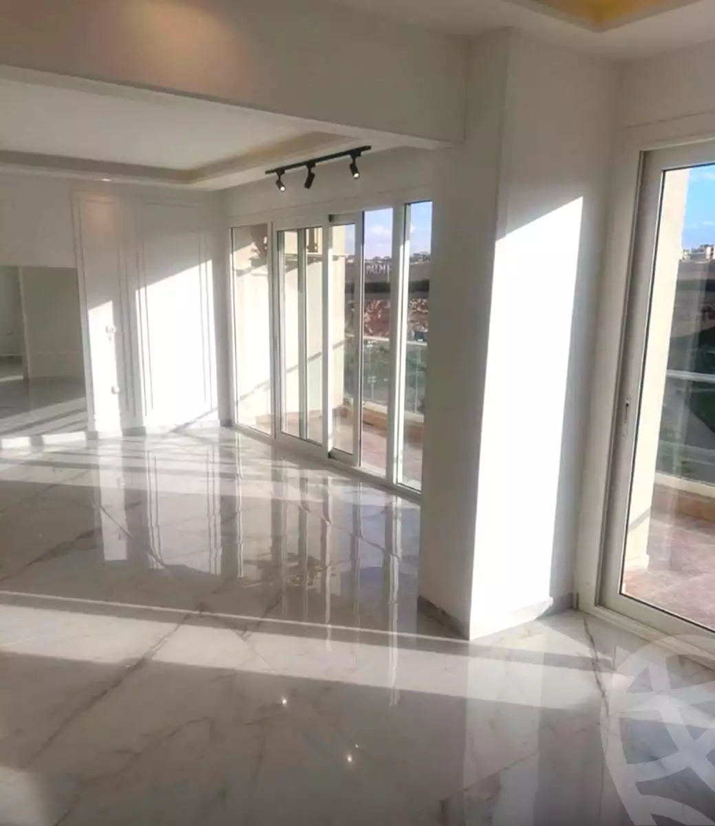 https://aqarmap.com.eg/ar/listing/7129385-for-rent-cairo-new-cairo-compounds-mwntn-fyw-y-syty-club-park-mountain-view-icity