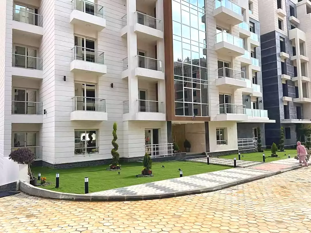 https://aqarmap.com.eg/en/listing/7129444-for-sale-cairo-new-administrative-capital-r7-oia