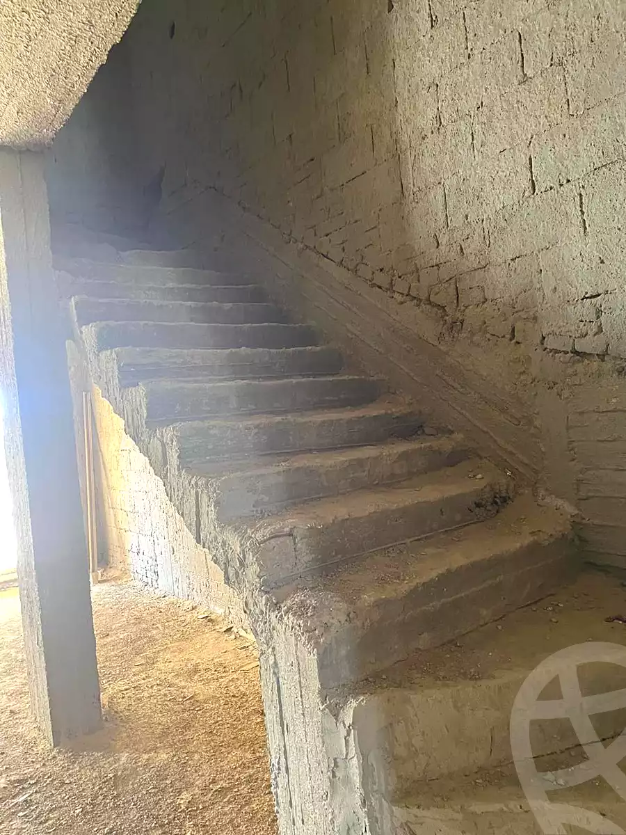 https://aqarmap.com.eg/ar/listing/7131240-for-sale-cairo-new-cairo-compounds-mountain-view-hyde-park