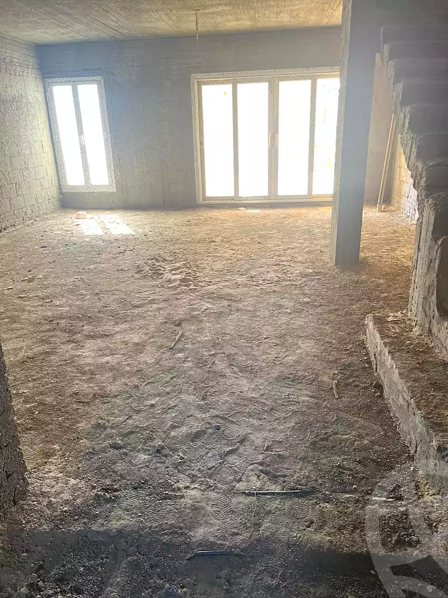 https://aqarmap.com.eg/ar/listing/7131240-for-sale-cairo-new-cairo-compounds-mountain-view-hyde-park