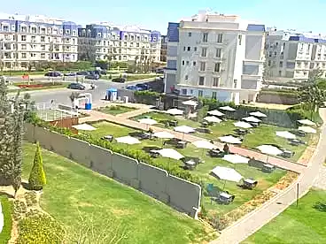 https://aqarmap.com.eg/ar/listing/7131800-for-sale-cairo-new-cairo-compounds-mountain-view-hyde-park