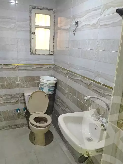 https://aqarmap.com.eg/ar/listing/7131776-for-rent-cairo-ain-shams-yn-shms-lgrby-shr-lmtrwy