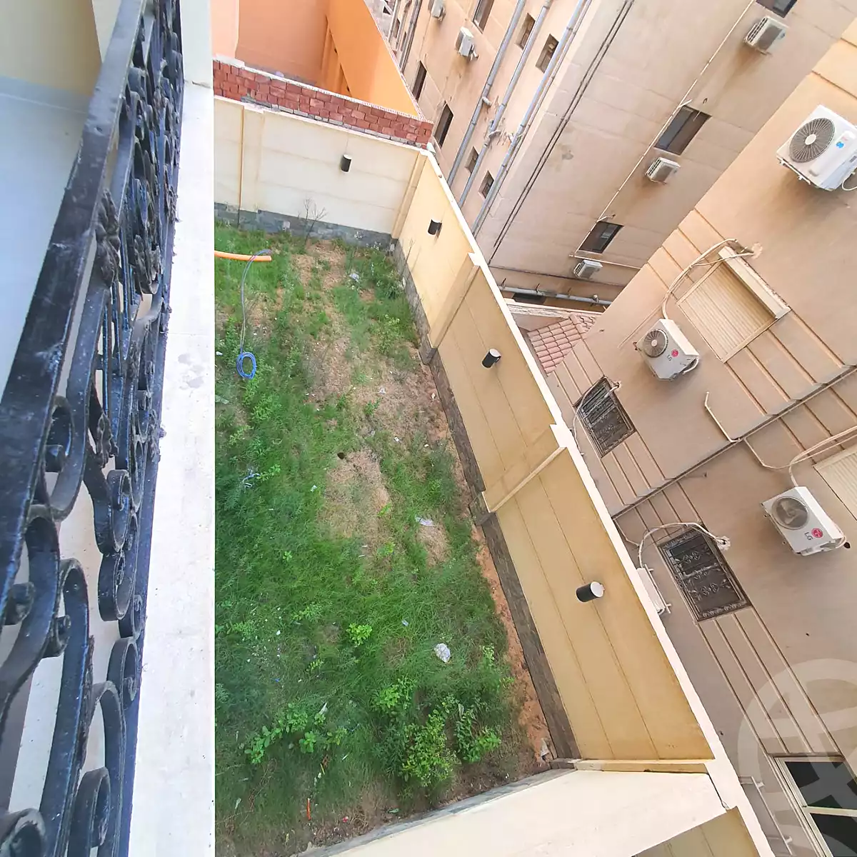 https://aqarmap.com.eg/ar/listing/7134102-for-sale-cairo-new-cairo-ganob-el-akadamiya-south-academy-b-taha-hussein-st
