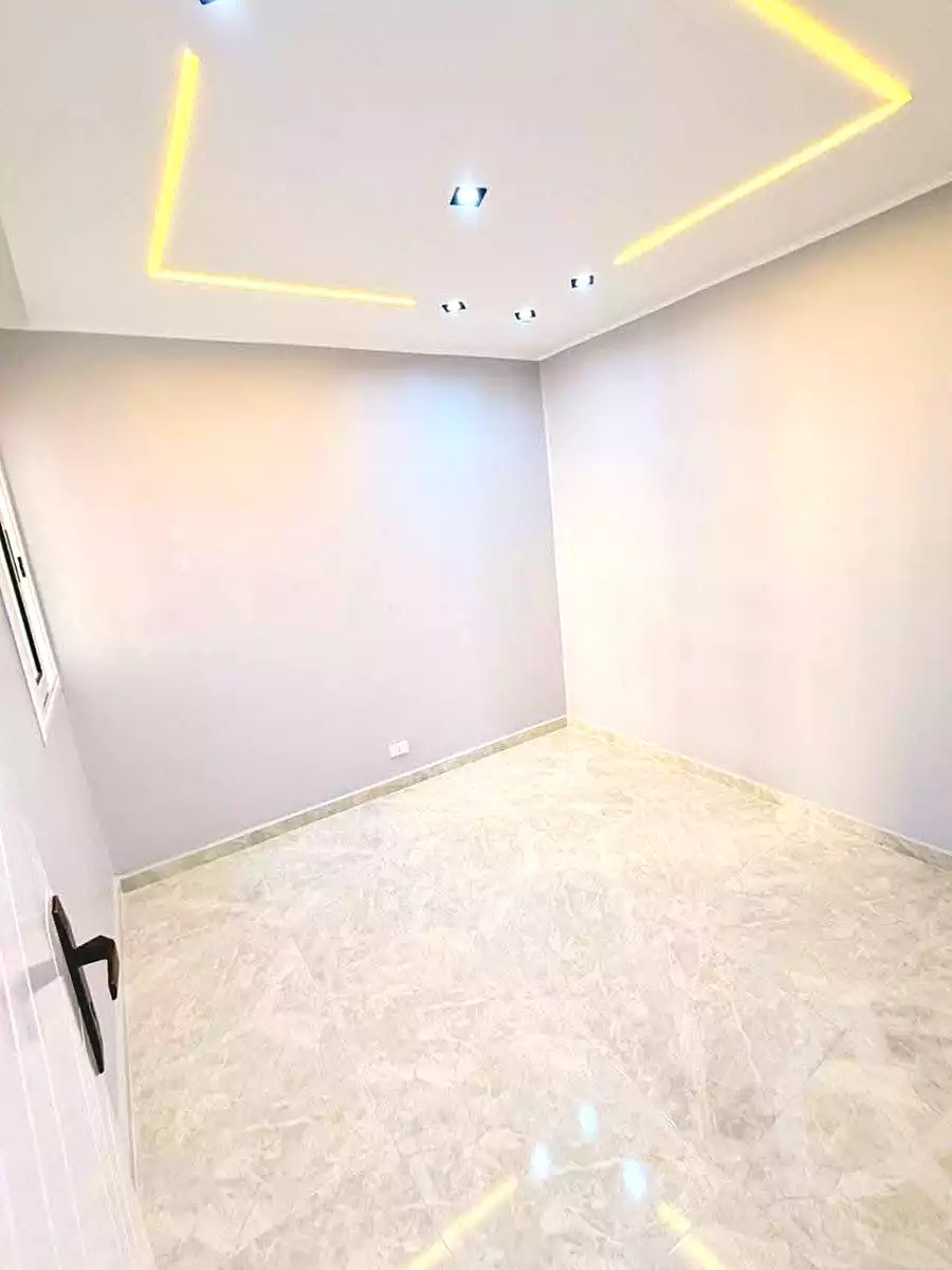 https://aqarmap.com.eg/ar/listing/7135084-for-sale-alexandria-el-asafra-shr-45