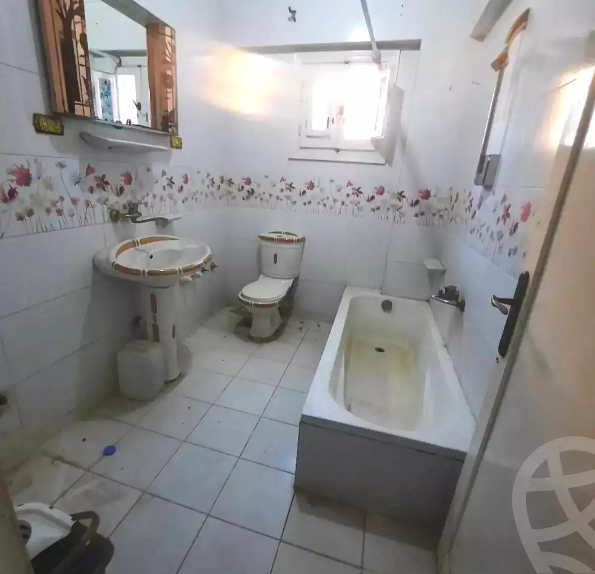 https://aqarmap.com.eg/en/listing/7135158-for-sale-alexandria-al-agamy-el-hanouvel-al-asdakaa-st