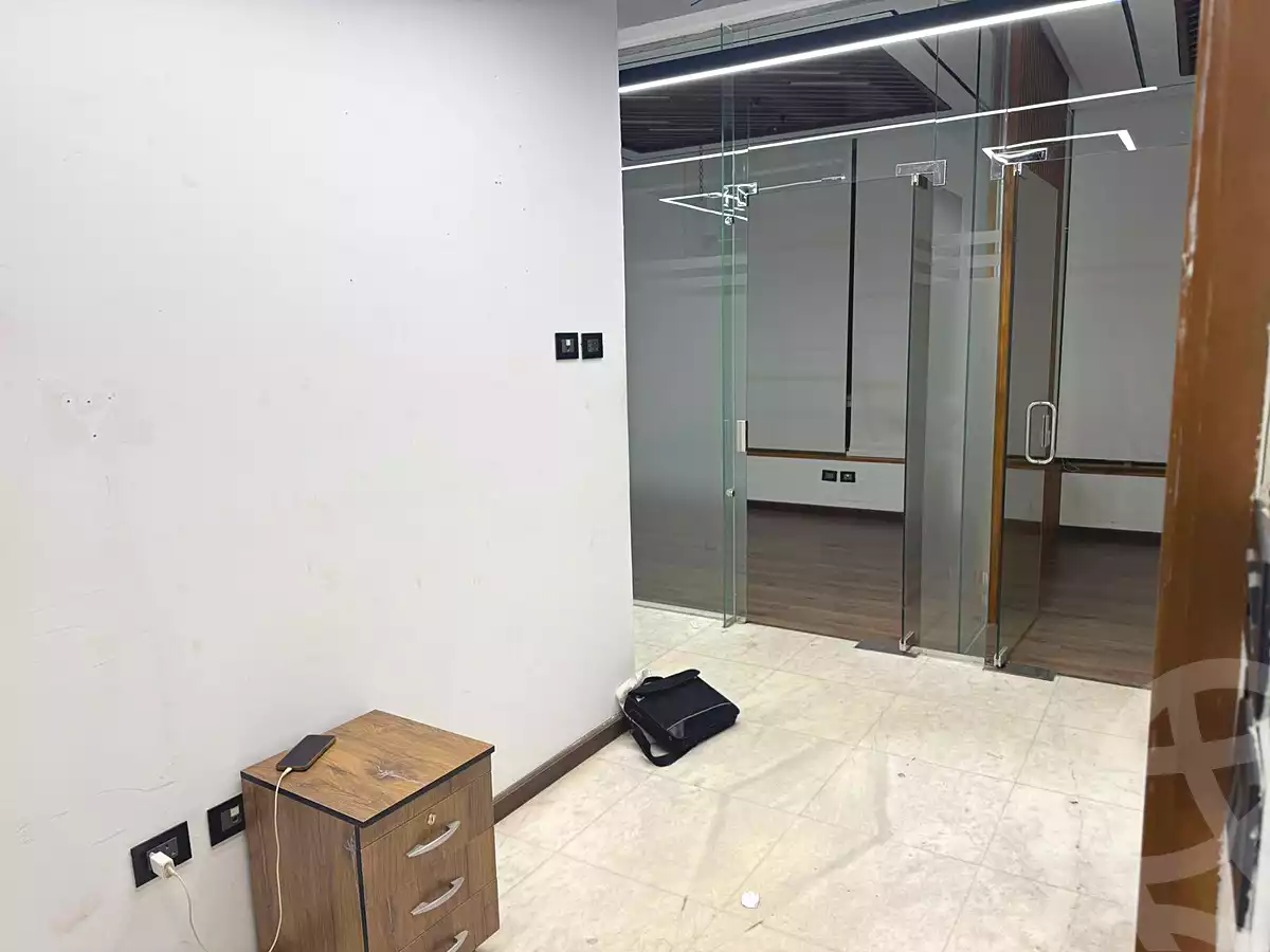https://aqarmap.com.eg/ar/listing/7135615-for-rent-cairo-new-cairo-compounds-jwr-kwmyrshyl-kwmblks-makeplace