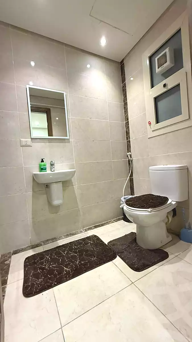 https://aqarmap.com.eg/ar/listing/7136773-for-rent-cairo-new-cairo-compounds-porto-new-cairo-compound-amer-group