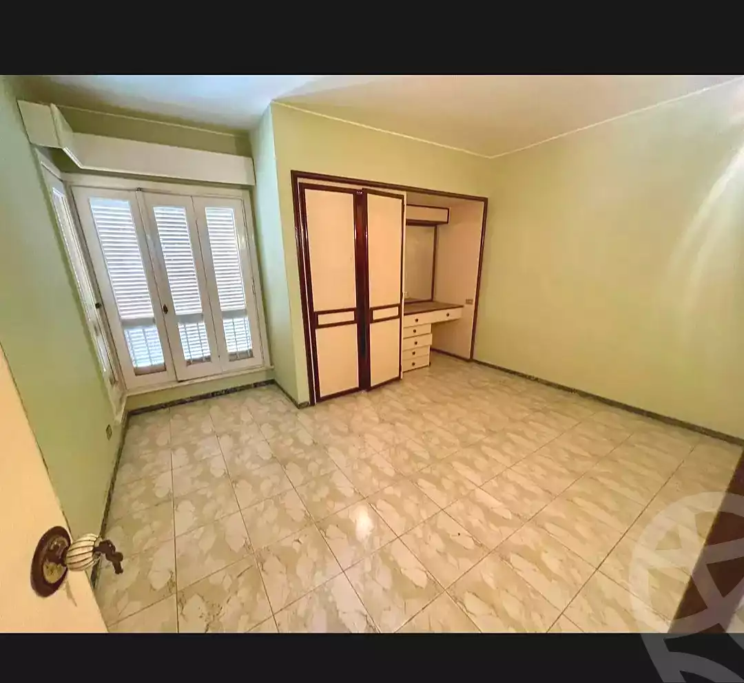https://aqarmap.com.eg/ar/listing/7137384-for-sale-alexandria-el-montazah-el-geesh