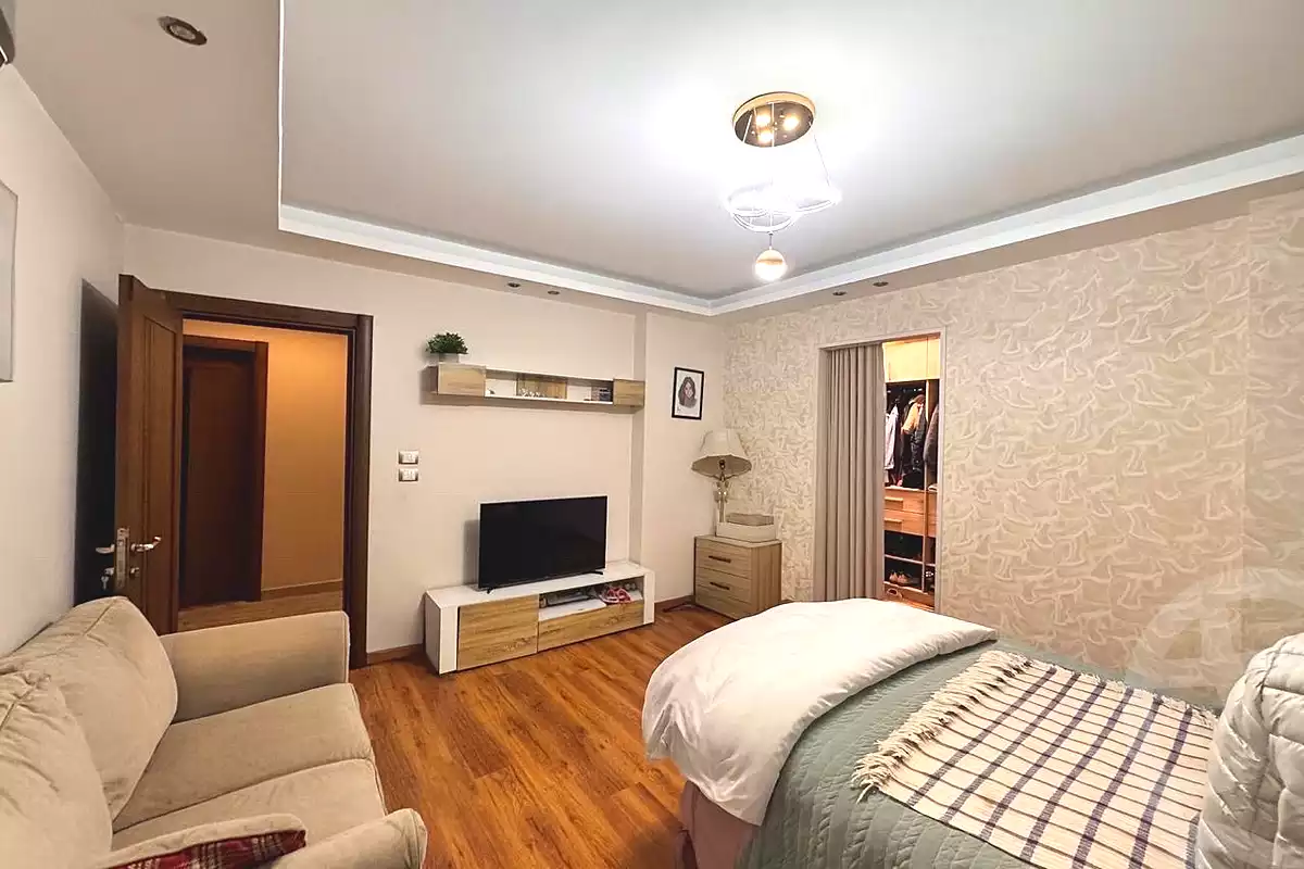 https://aqarmap.com.eg/ar/listing/7137468-for-sale-cairo-new-cairo-compounds-jyd