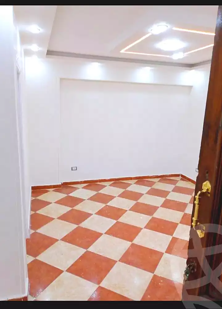 https://aqarmap.com.eg/ar/listing/7138850-for-sale-alexandria-new-miami-street-10